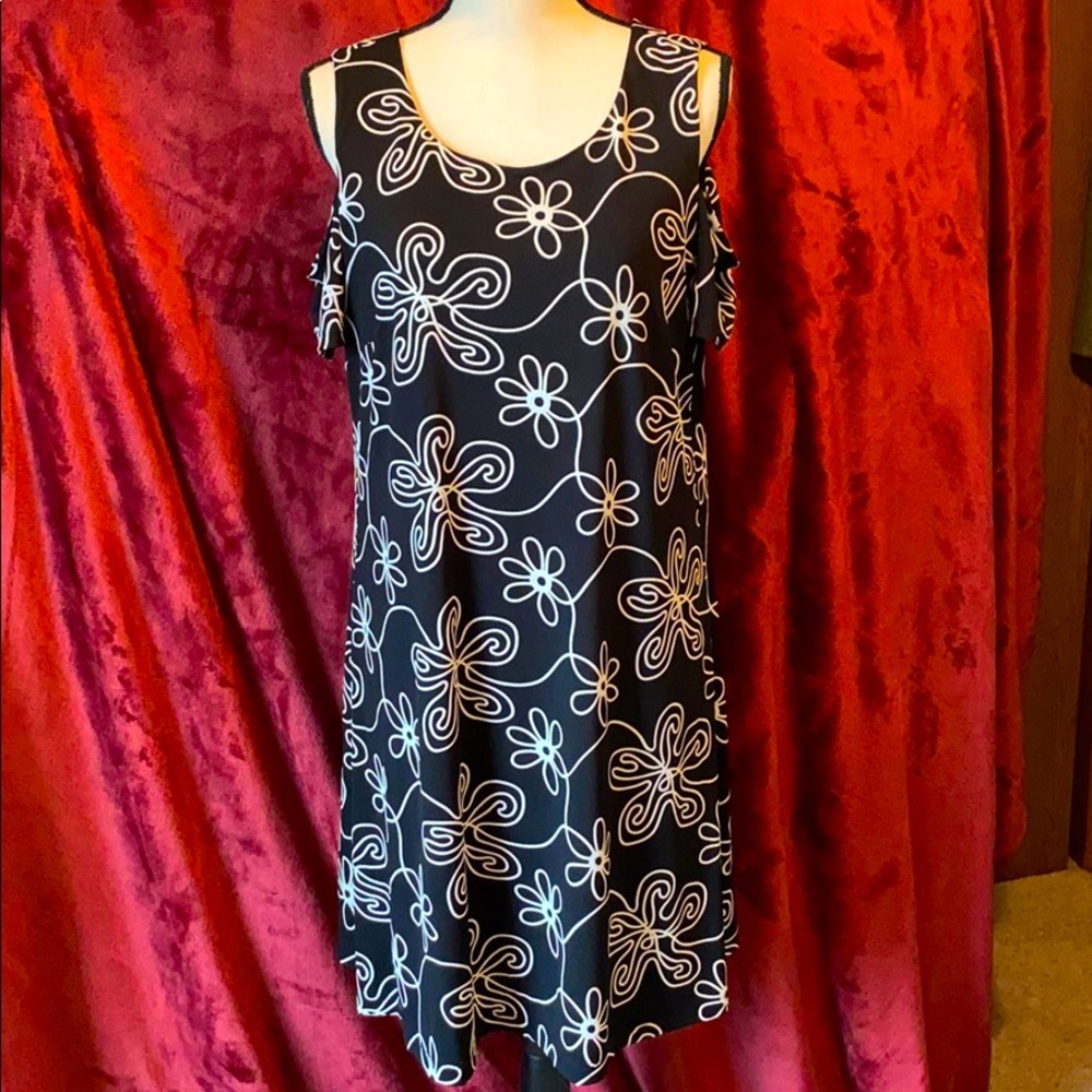 Cold shoulder Dress, size L